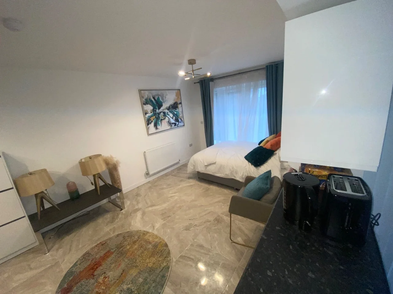 Room Devonshire Close in Leeds
