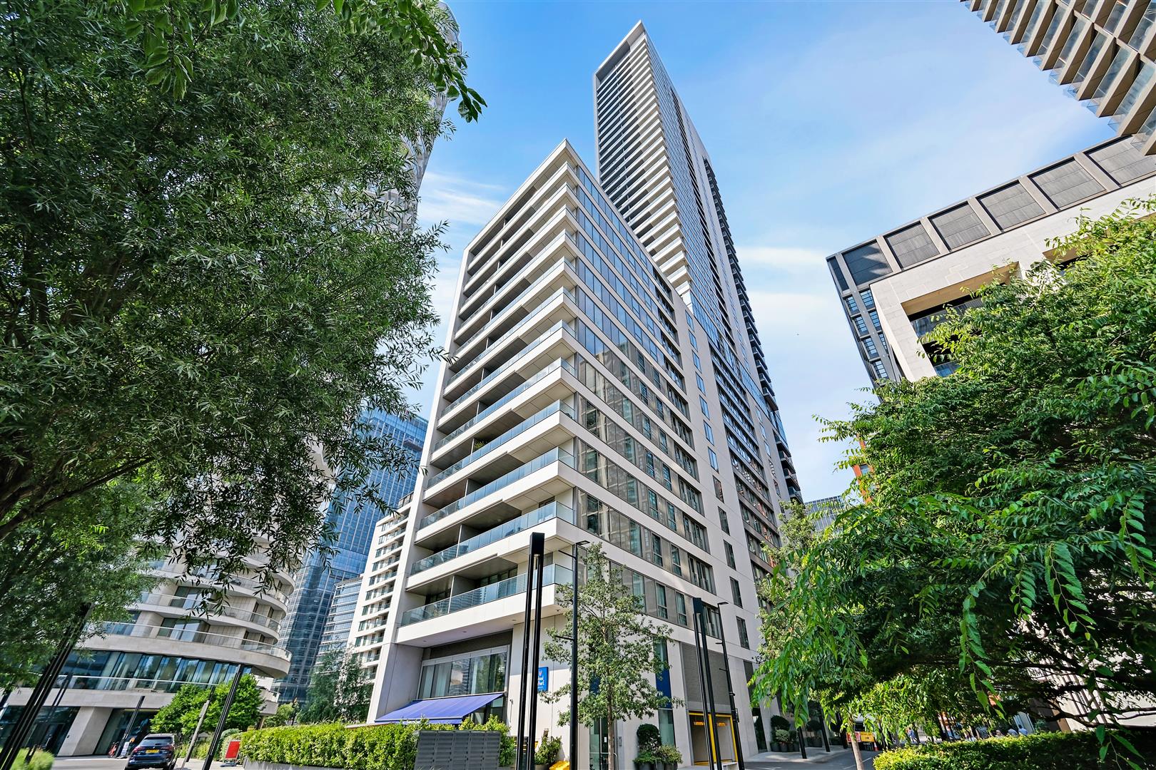 Flat Park Drive in Greater London