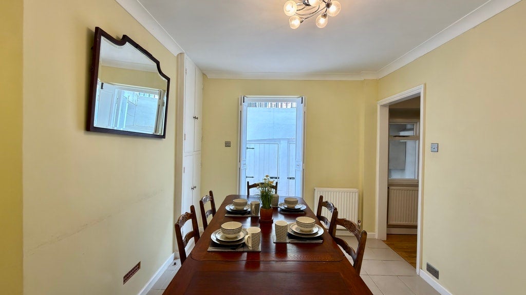 House Junction Place in City of Westminster