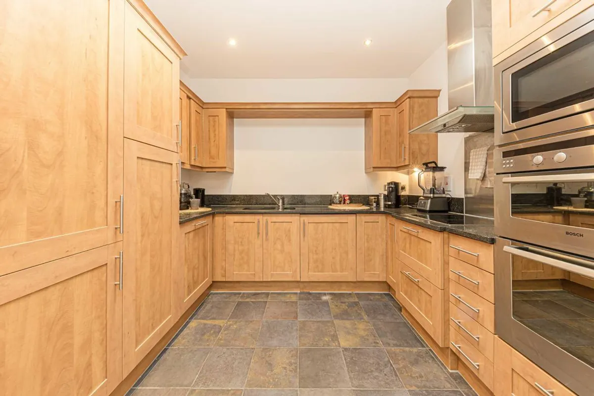Flat Langdon Park in Greater London