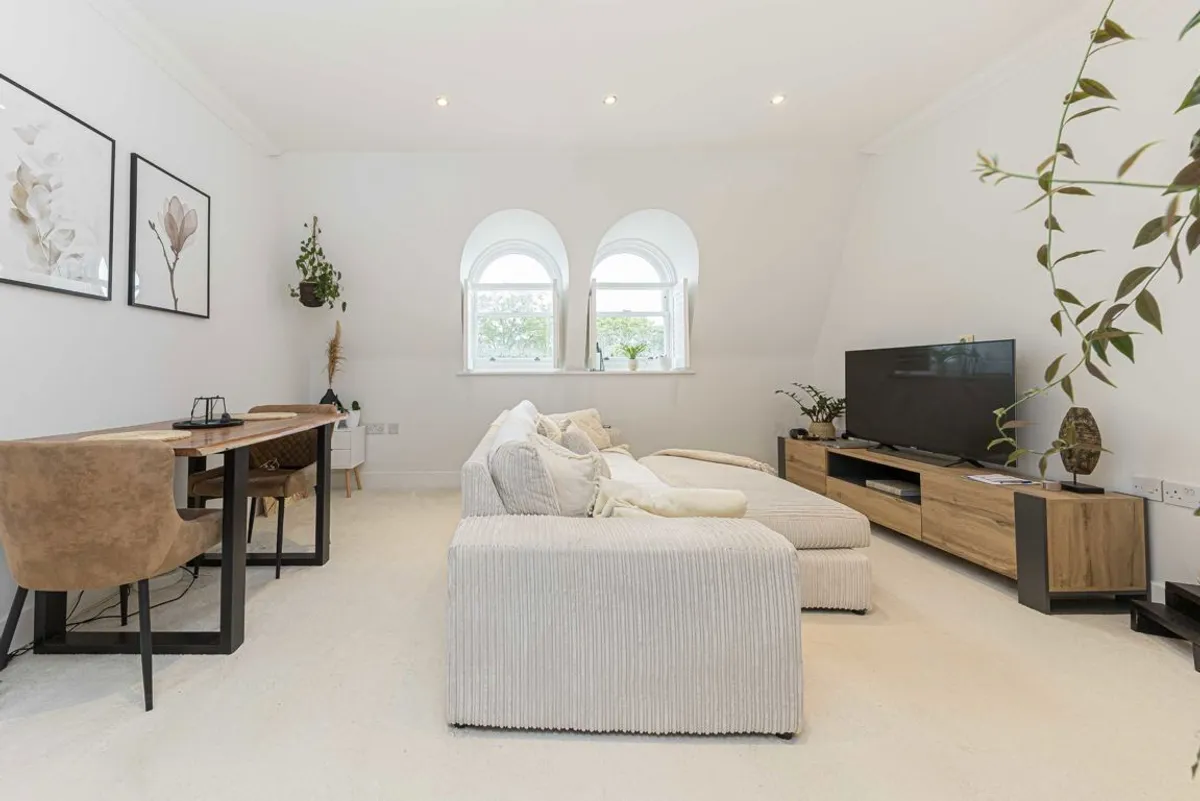 Flat Langdon Park in Greater London