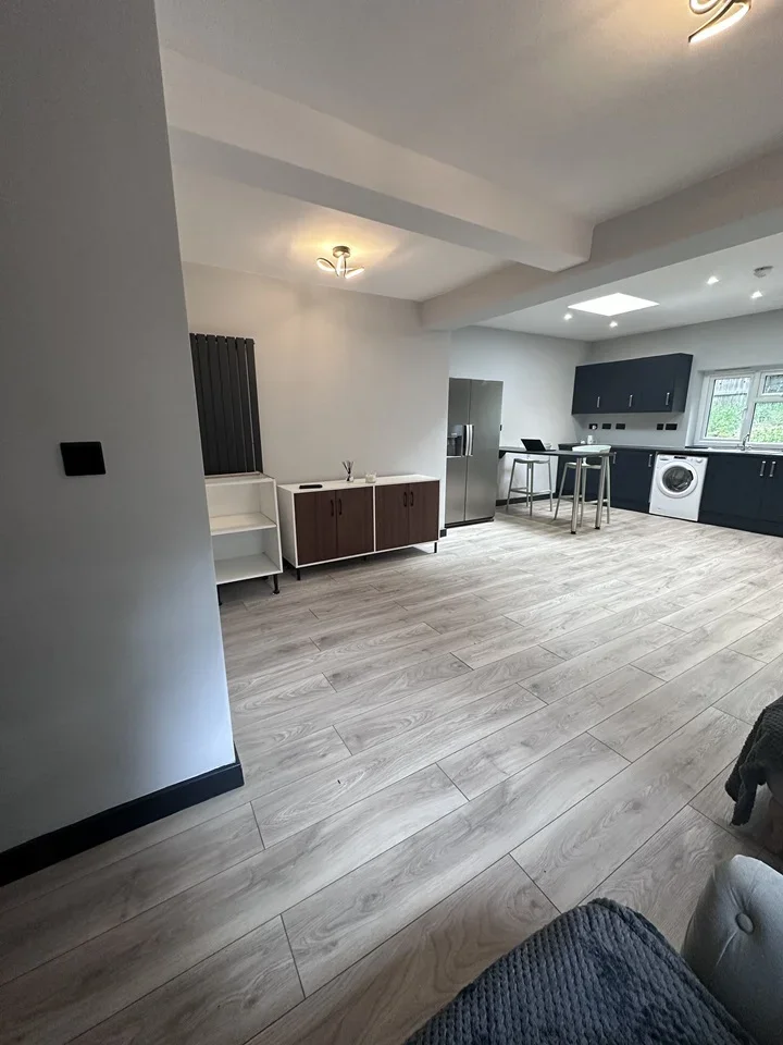 Room Barnfield Road in Greater London