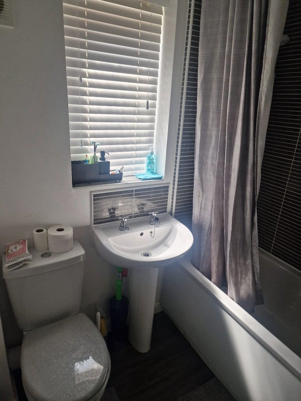 Room Mackeson Road in Tameside