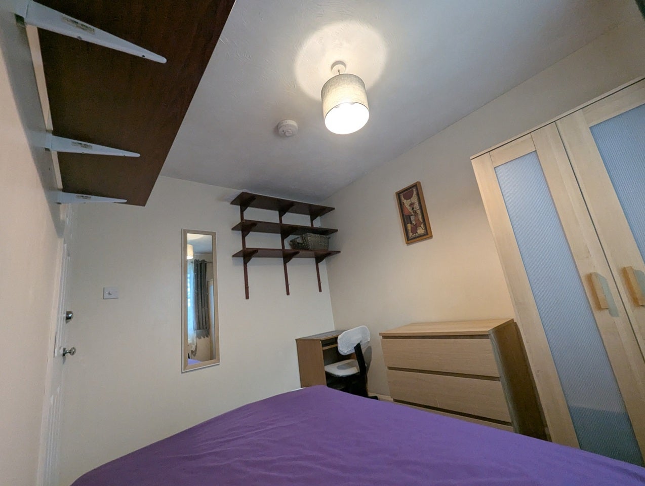 Room Townpath from London Road to Freemantle Road in Surrey Heath