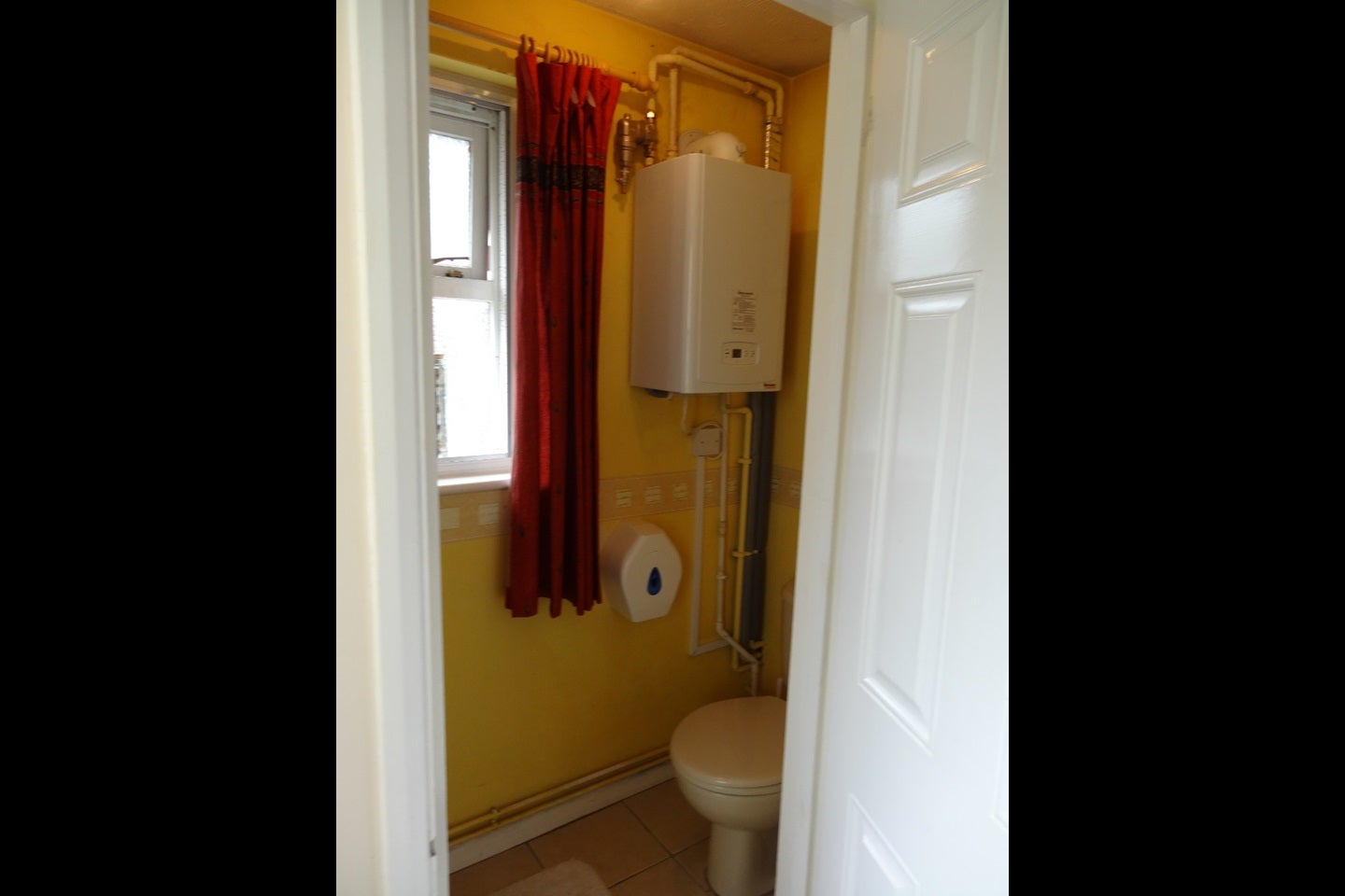 Room Townpath from London Road to Freemantle Road in Surrey Heath