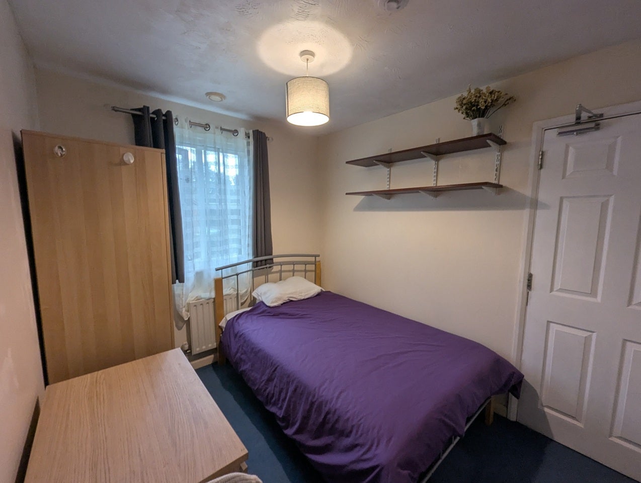 Room Townpath from London Road to Freemantle Road in Surrey Heath