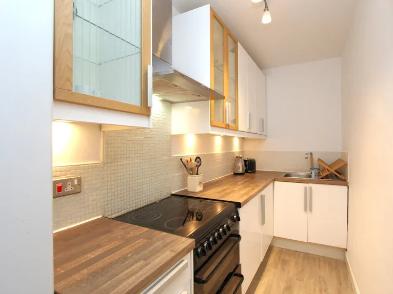 Flat Roxburgh Street in City of Edinburgh