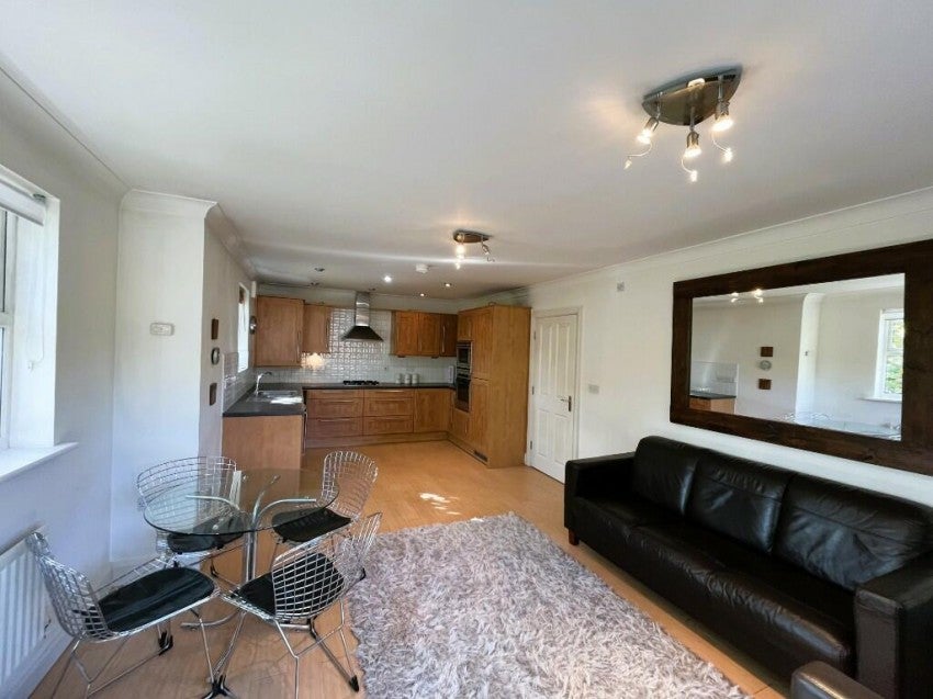 Flat Lacey Green in Wilmslow