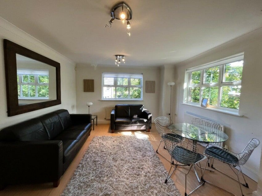Flat Lacey Green in Wilmslow