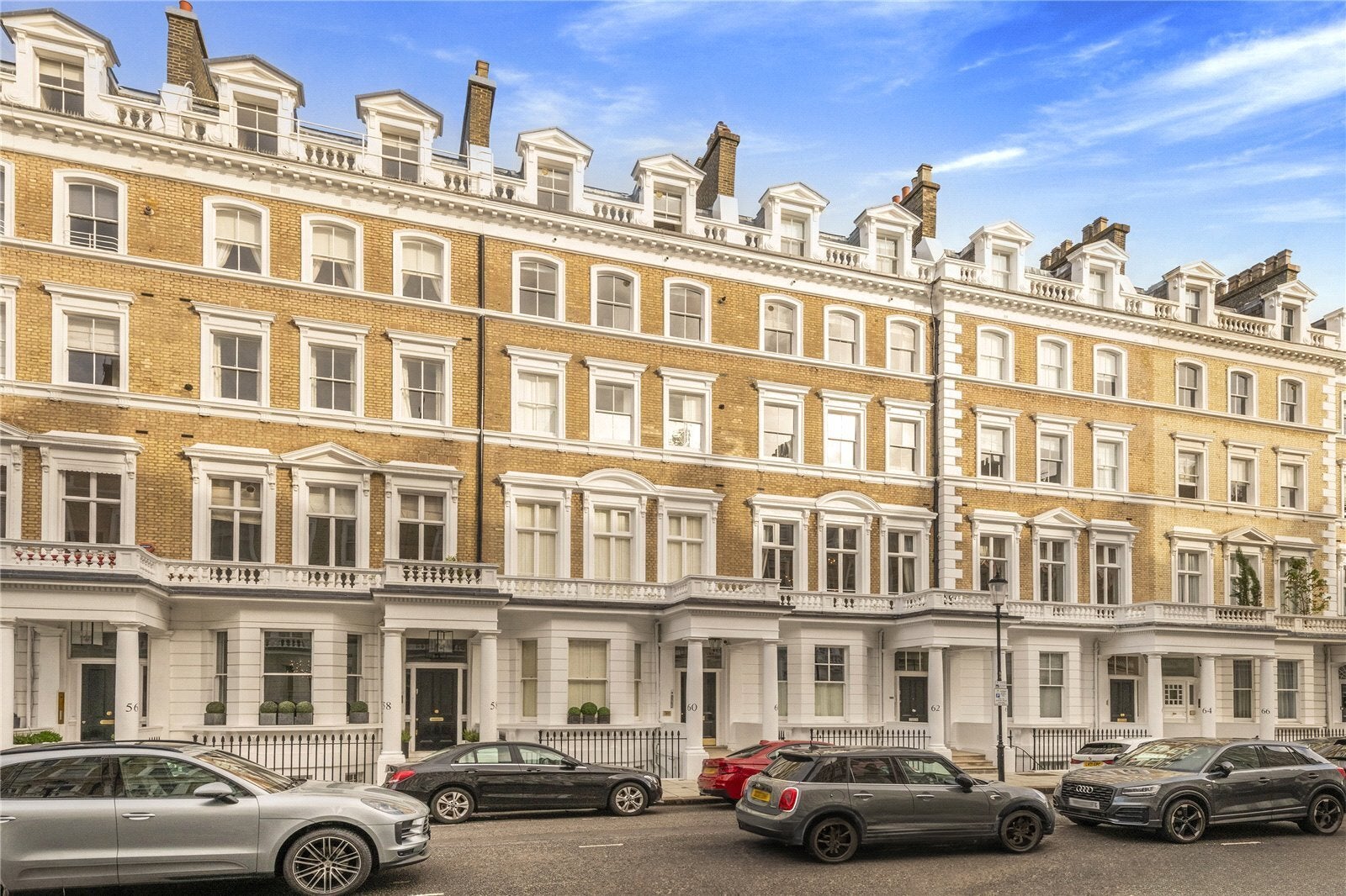 Flat Onslow Gardens in Greater London