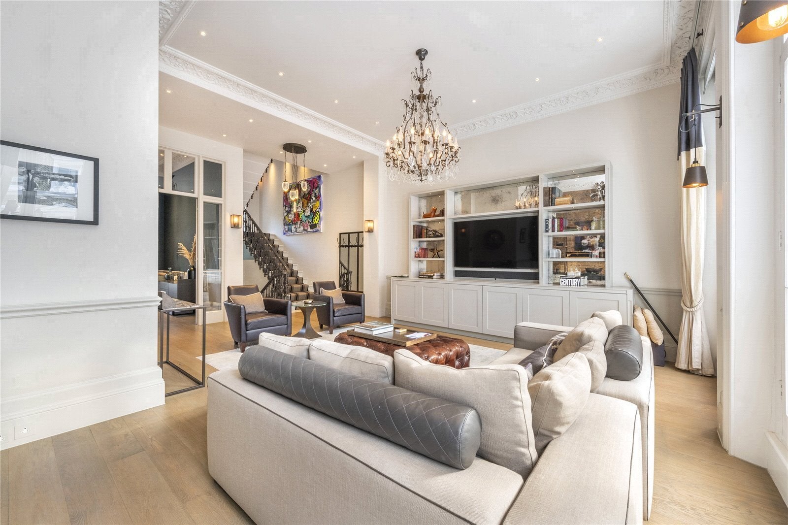 Flat Onslow Gardens in Greater London