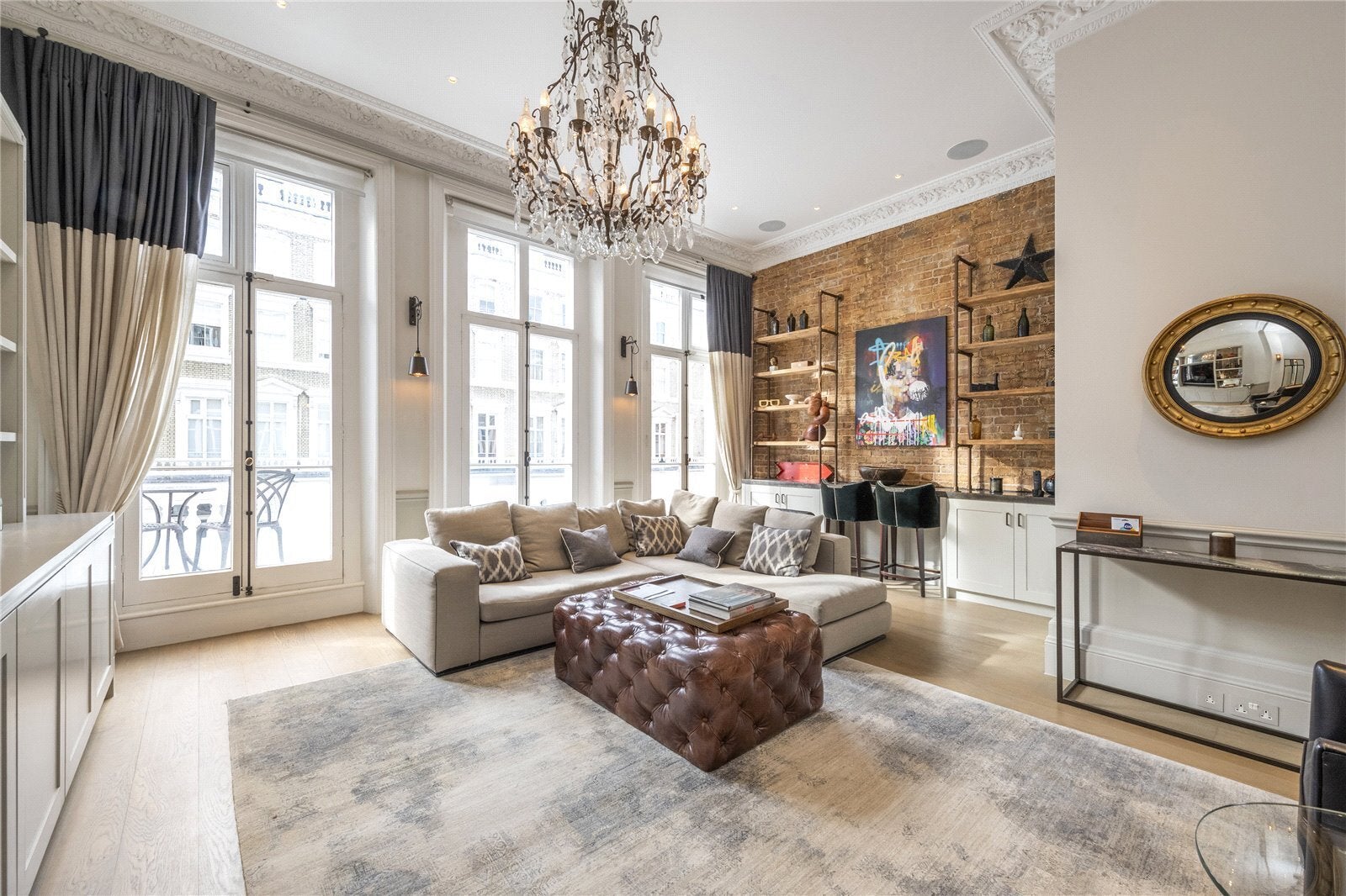Flat Onslow Gardens in Greater London