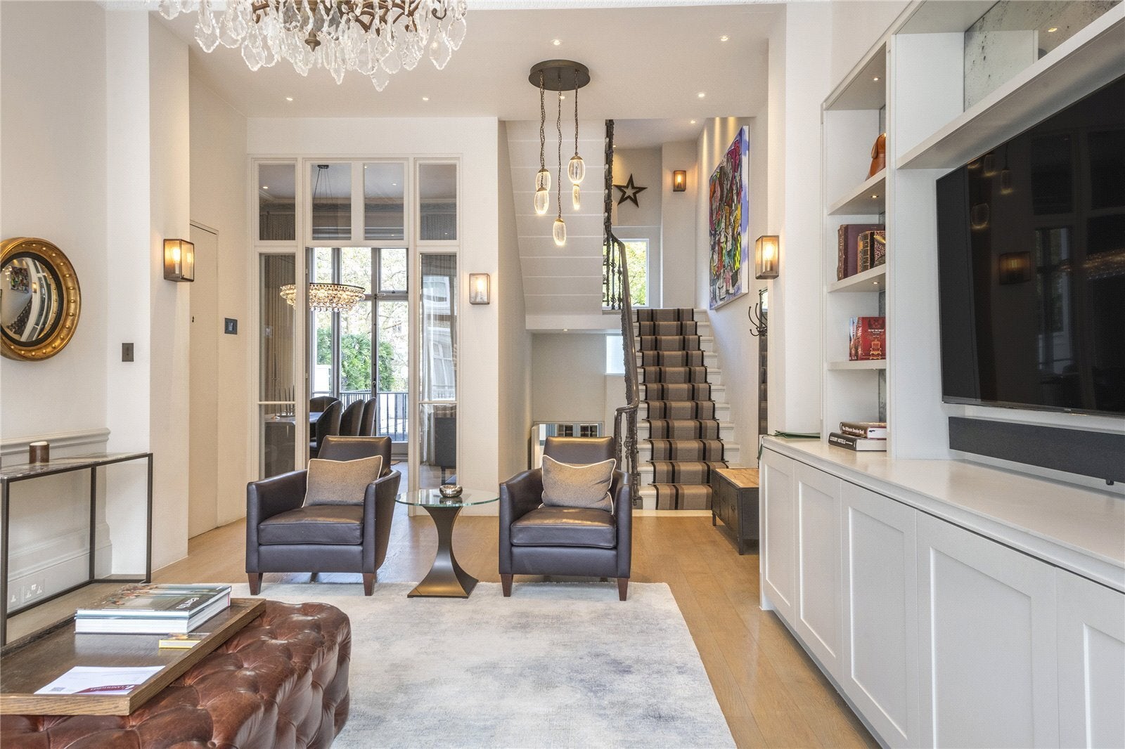 Flat Onslow Gardens in Greater London