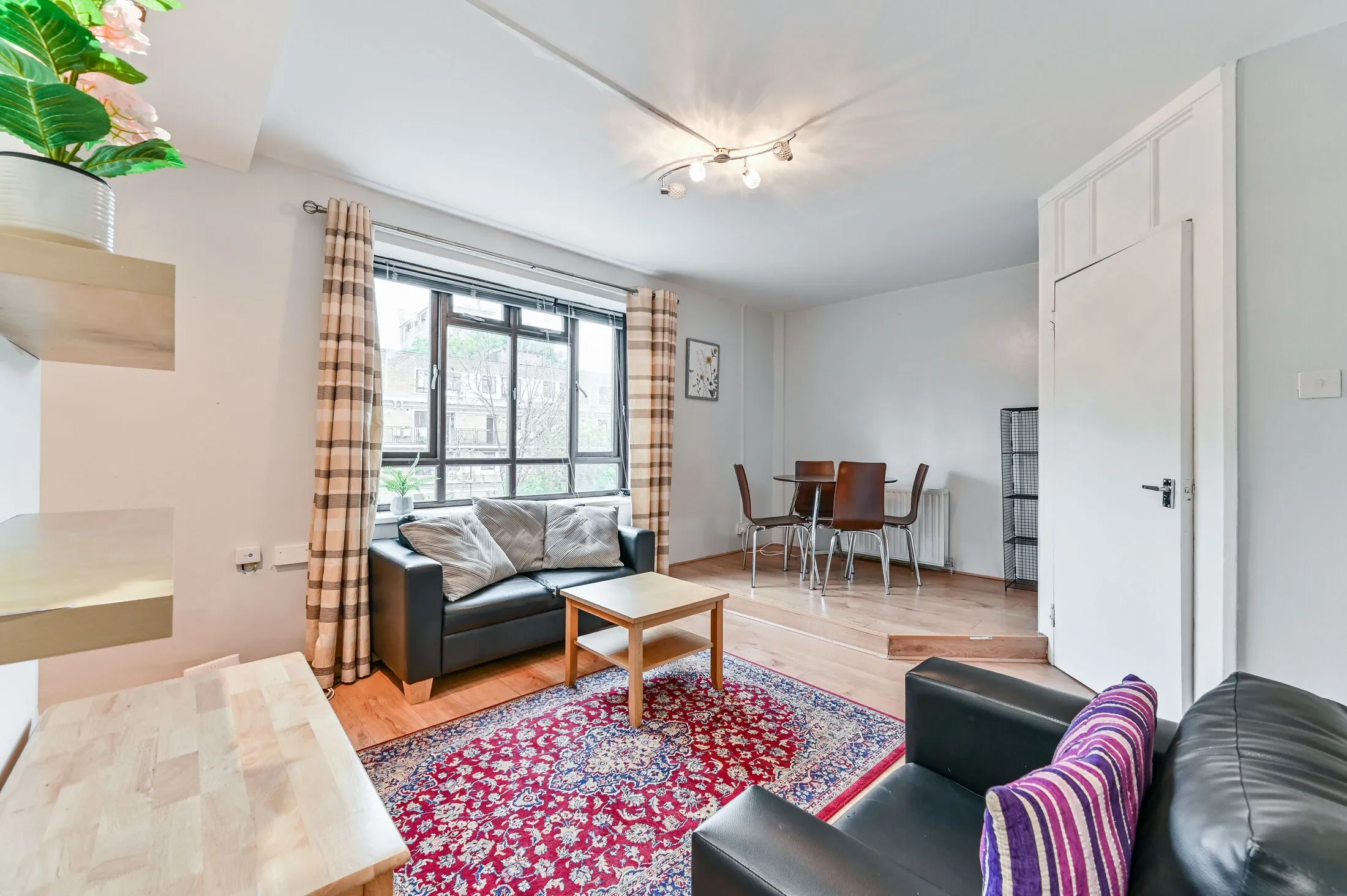 Flat Provence Street in Greater London