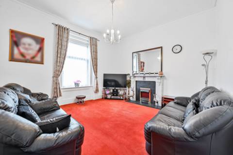 Flat Sandrock Road in London