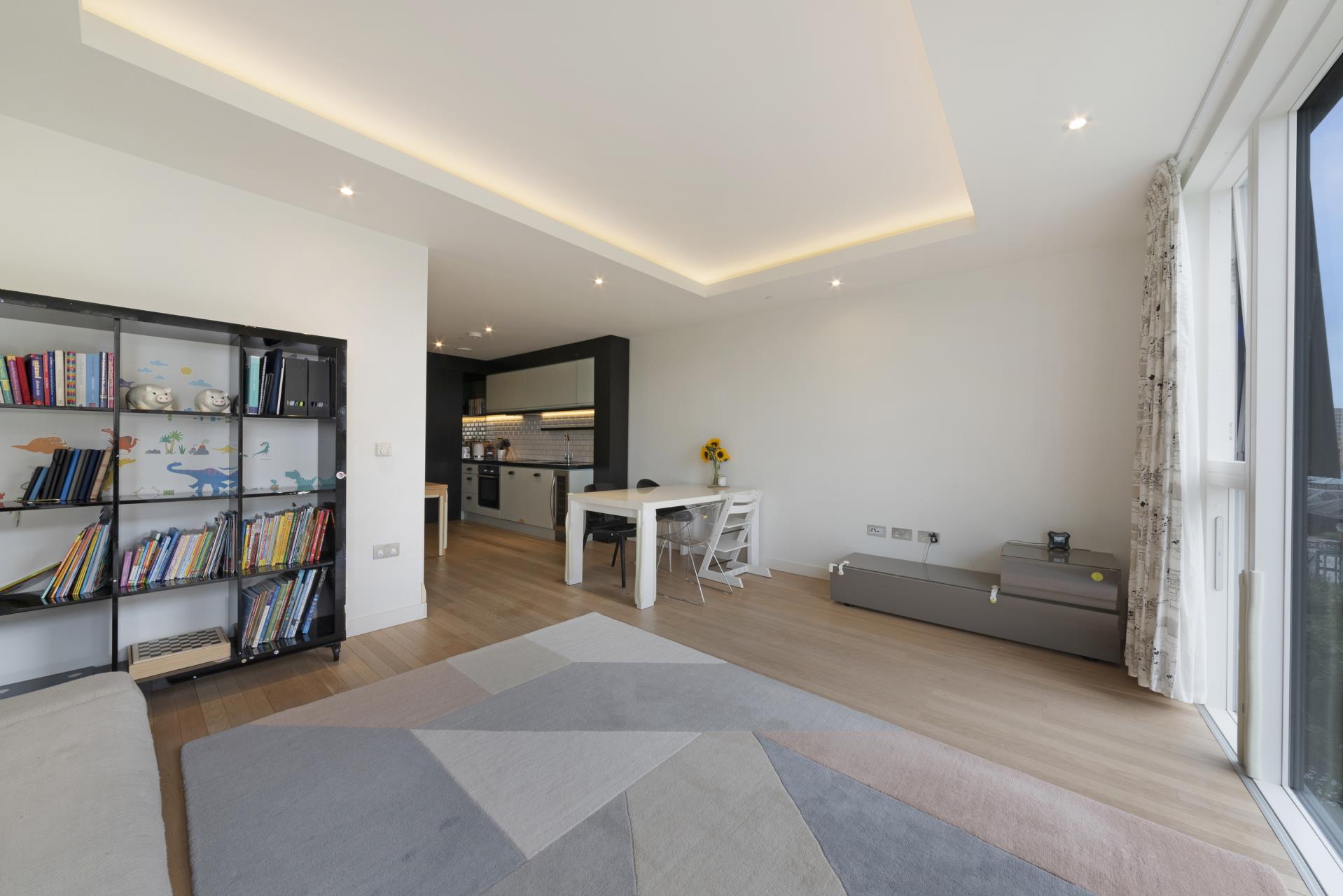 Flat Cobblestone Square in Greater London