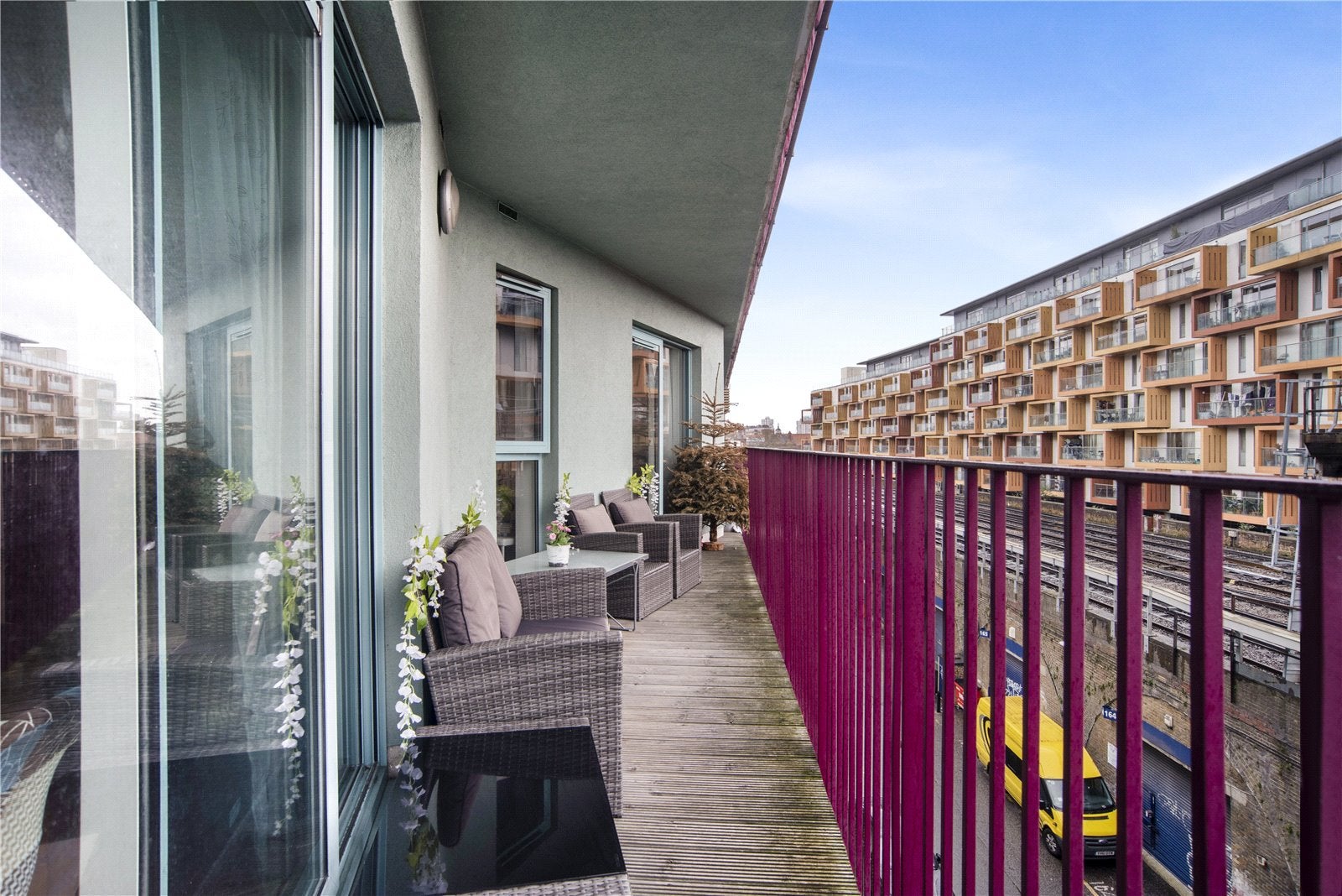 Flat Steedman Street in Greater London