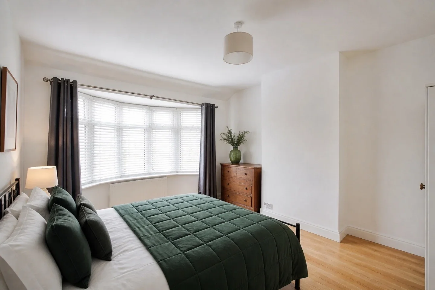 House Roxy Avenue in Greater London