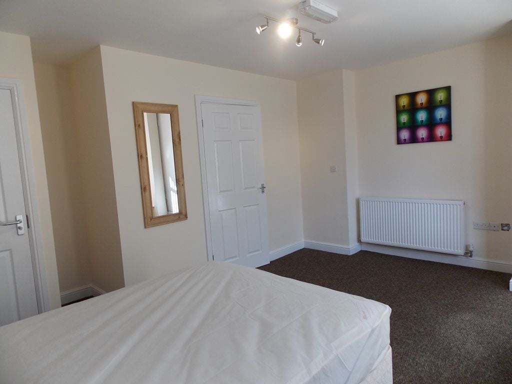 Room Lambton Street in Hull
