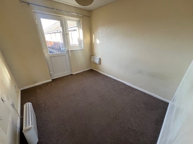 Flat Sturry Road in Canterbury