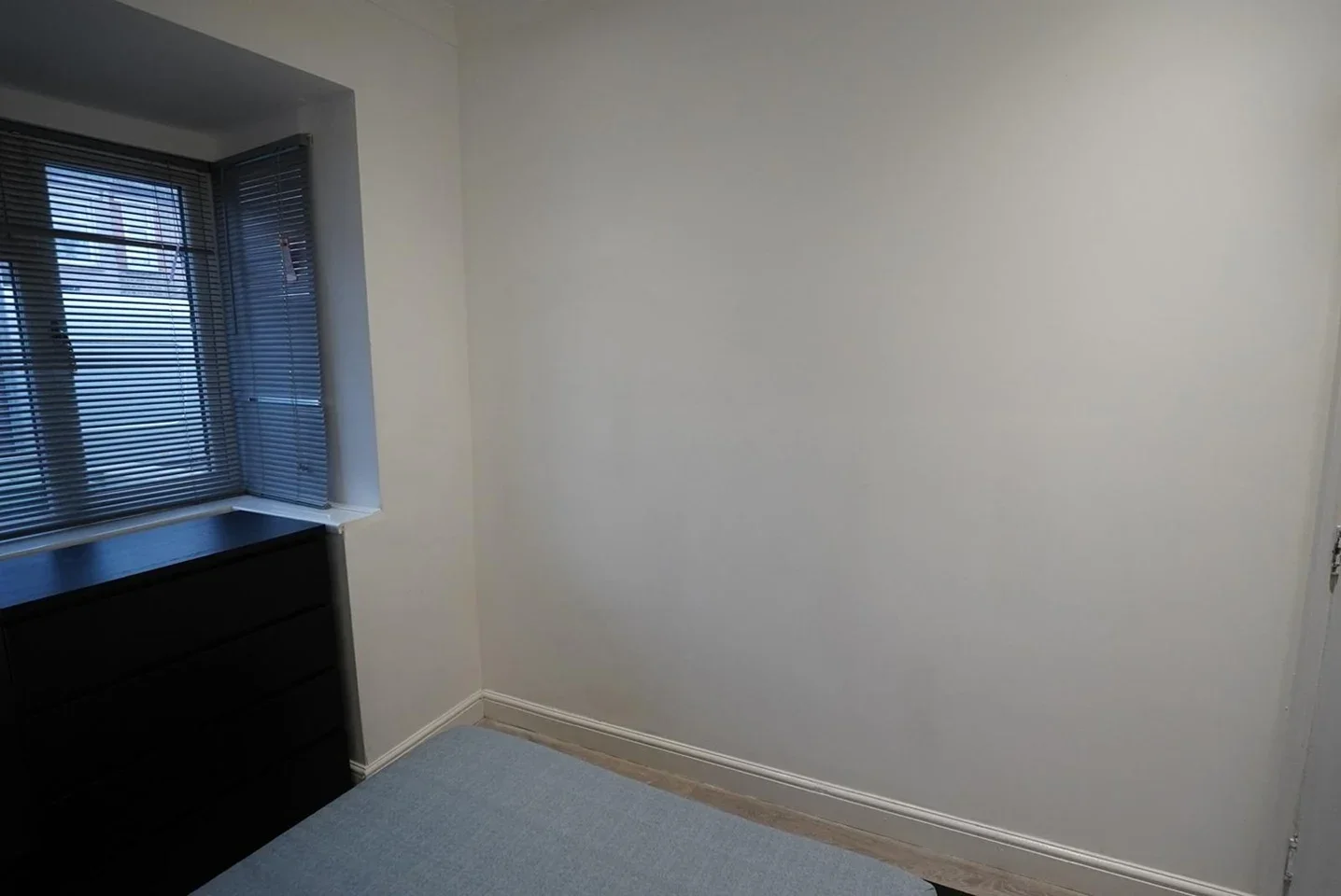 Room Harrow Road in Greater London