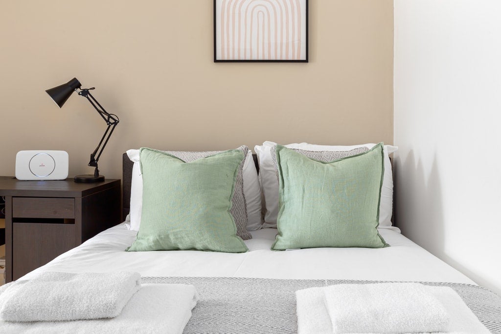 Room Leinster Gardens in City of Westminster