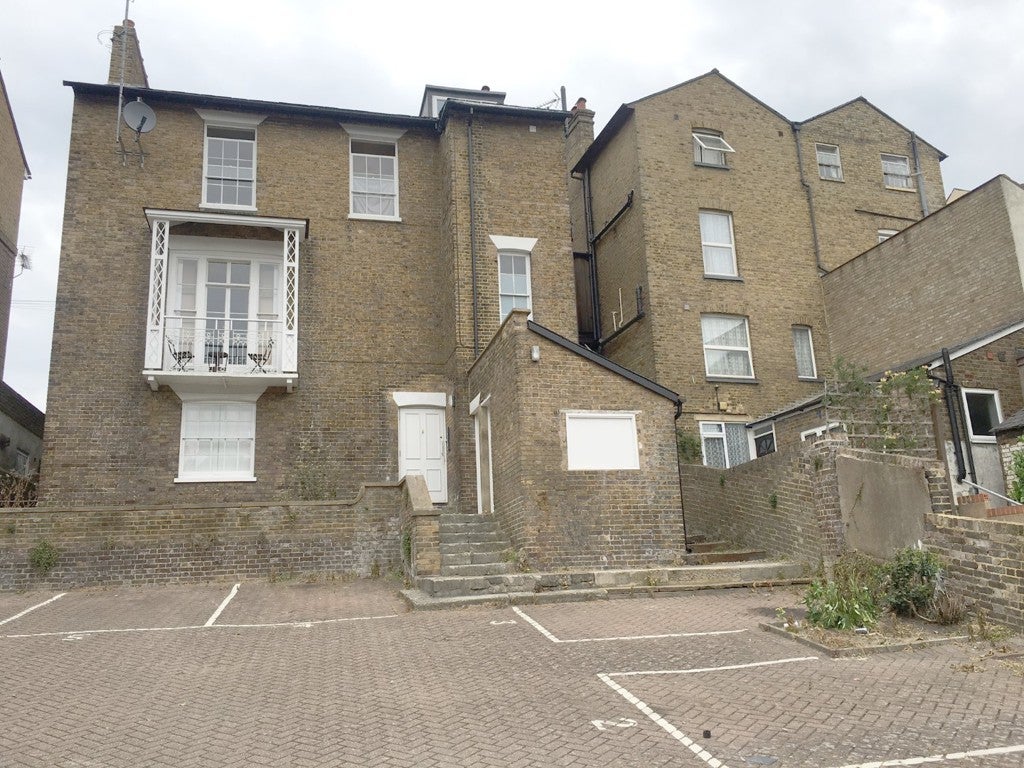 Flat Square Hill Road in Maidstone