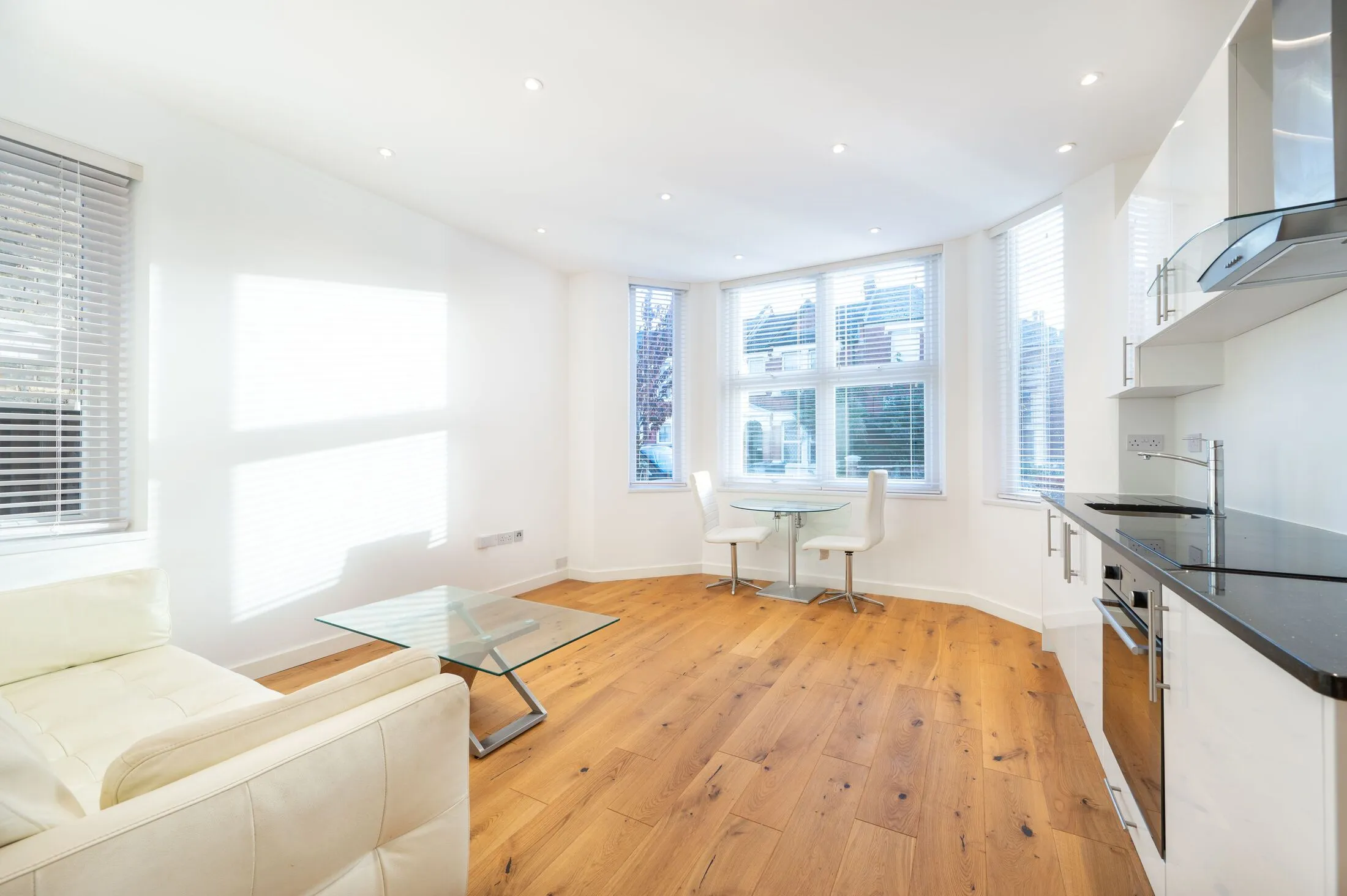 Flat Riffel Road in Greater London