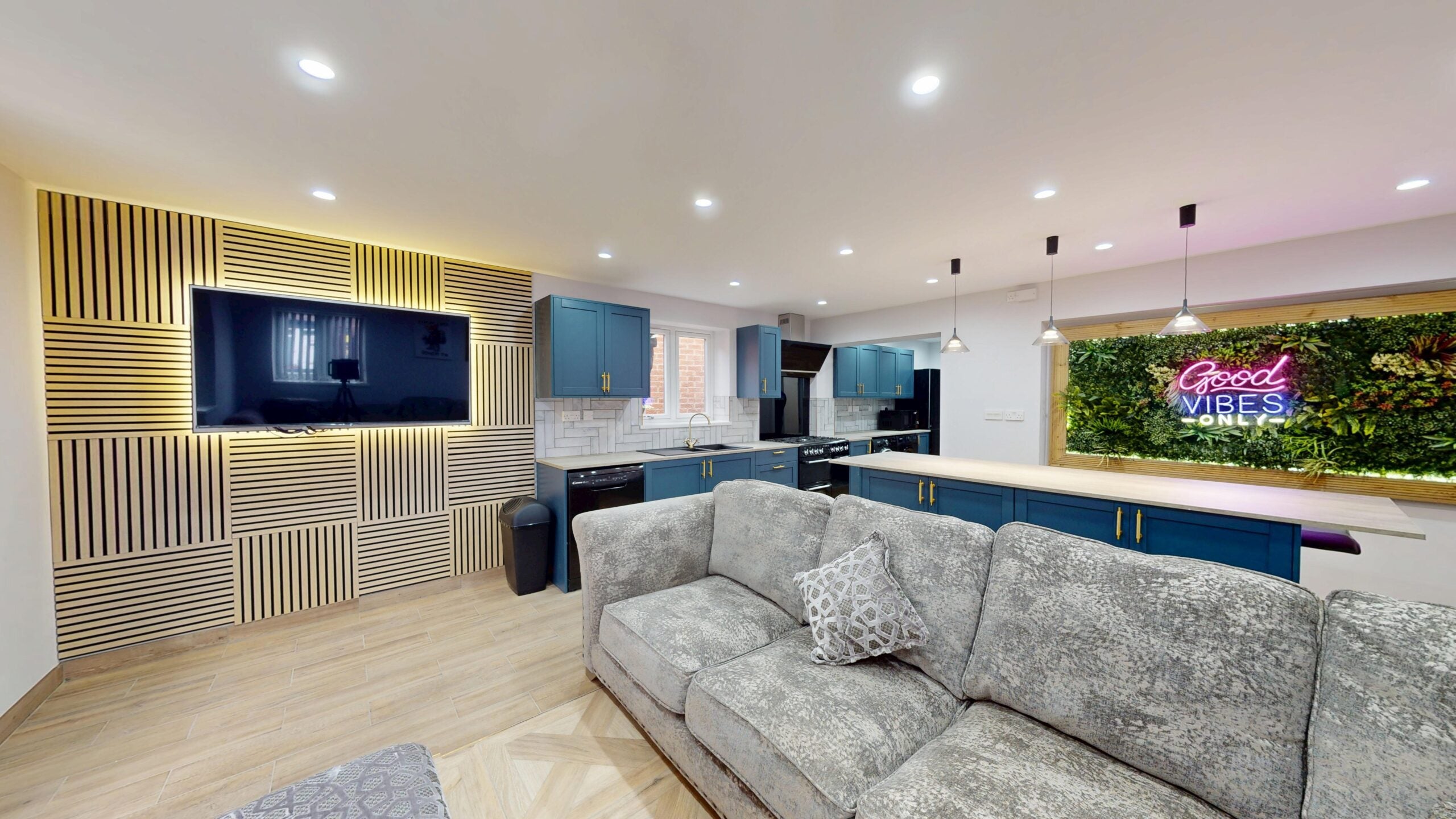 Flat Raddlebarn Road in Birmingham