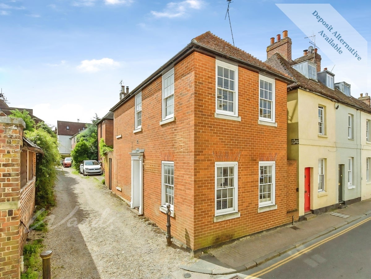 House Adelaide Place in Canterbury