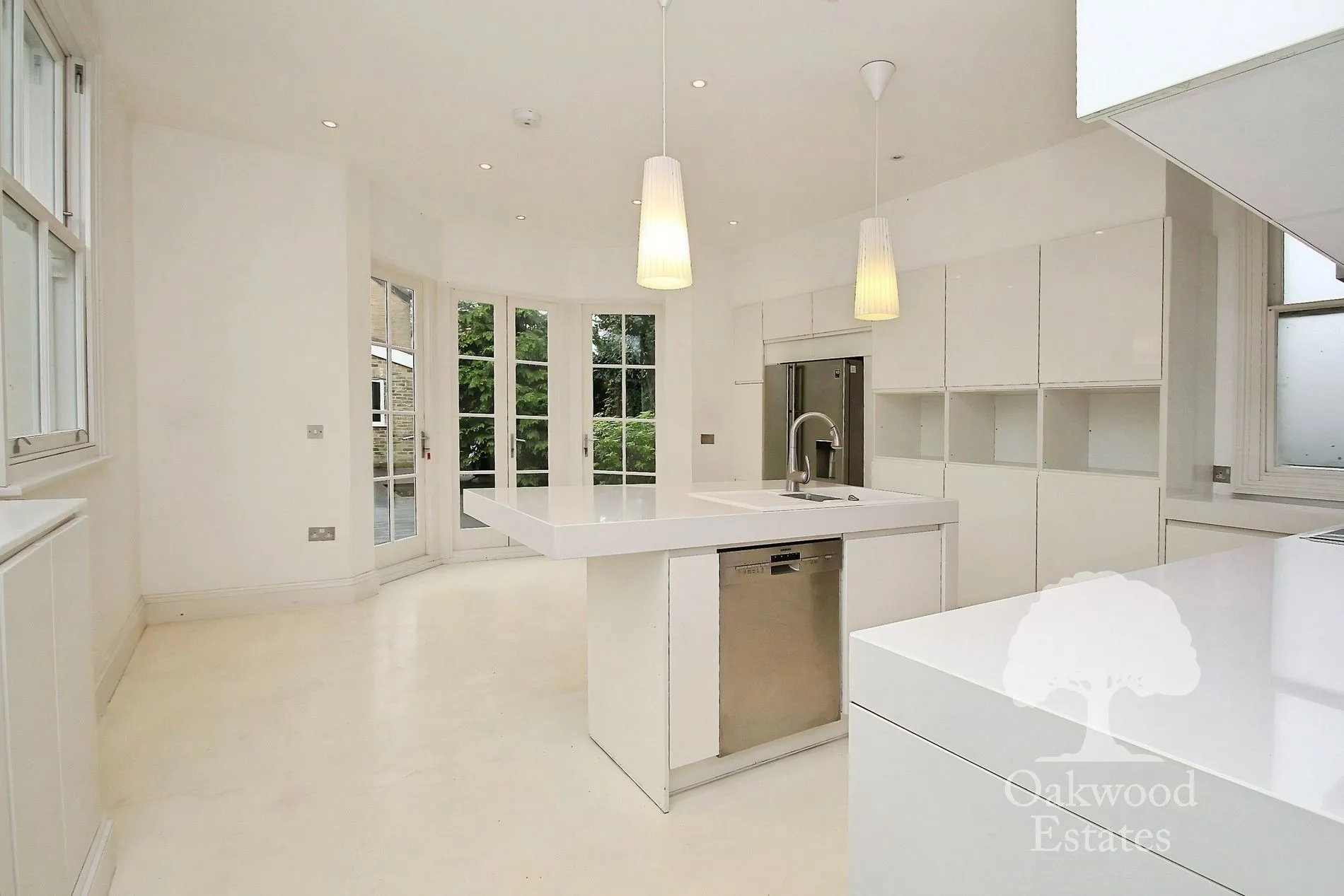 House Charnwood Road in Greater London