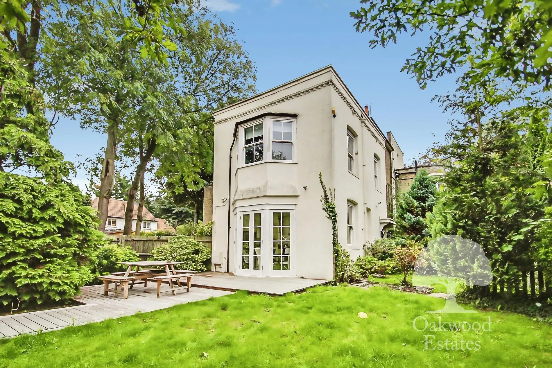 House Charnwood Road in Greater London