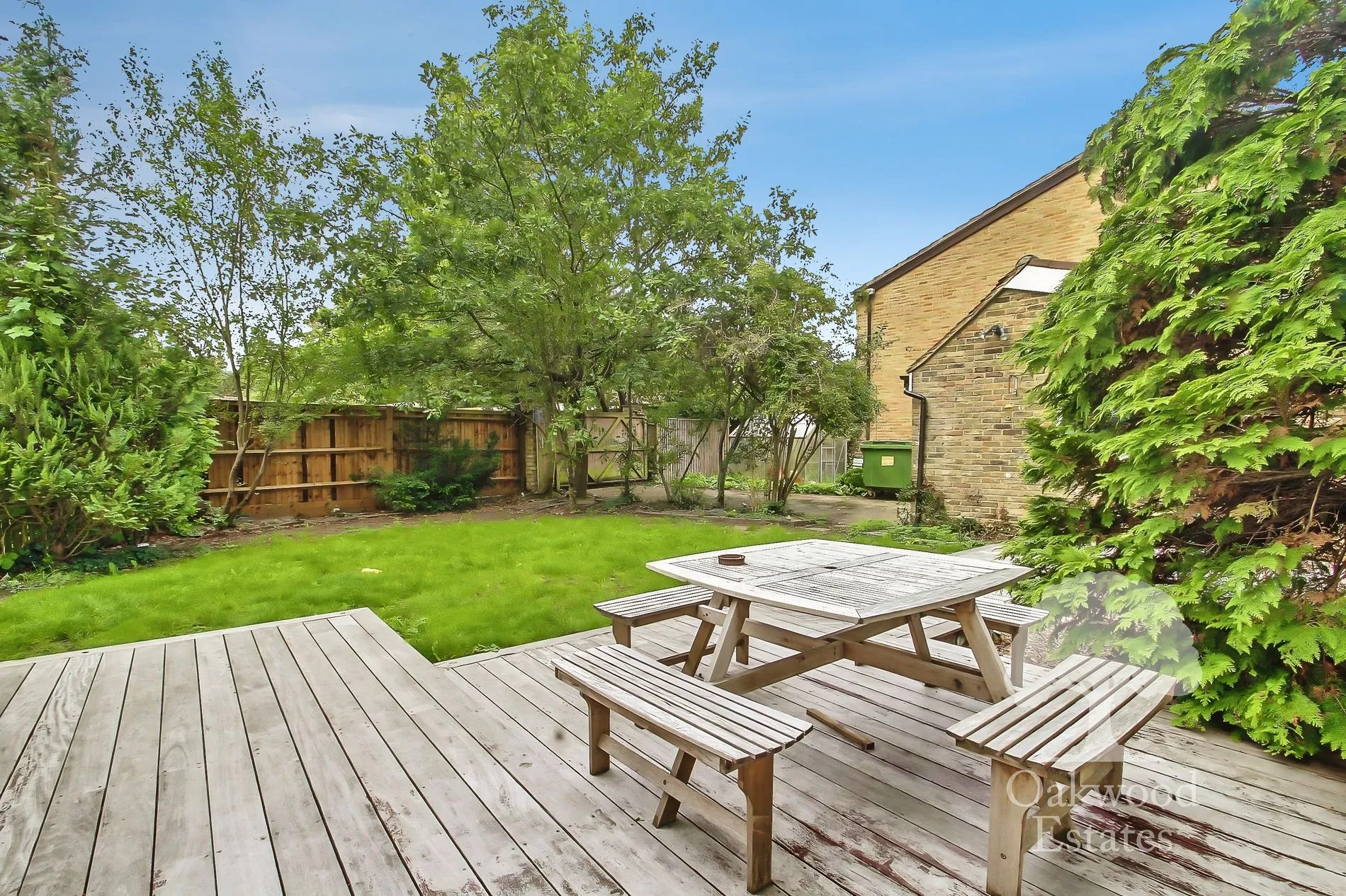 House Charnwood Road in Greater London