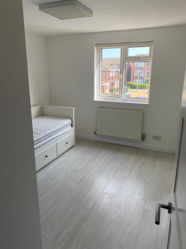 Flat Bledlow Close in Greater London