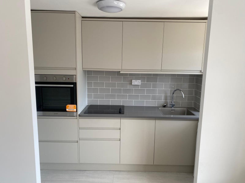 Flat Bledlow Close in Greater London