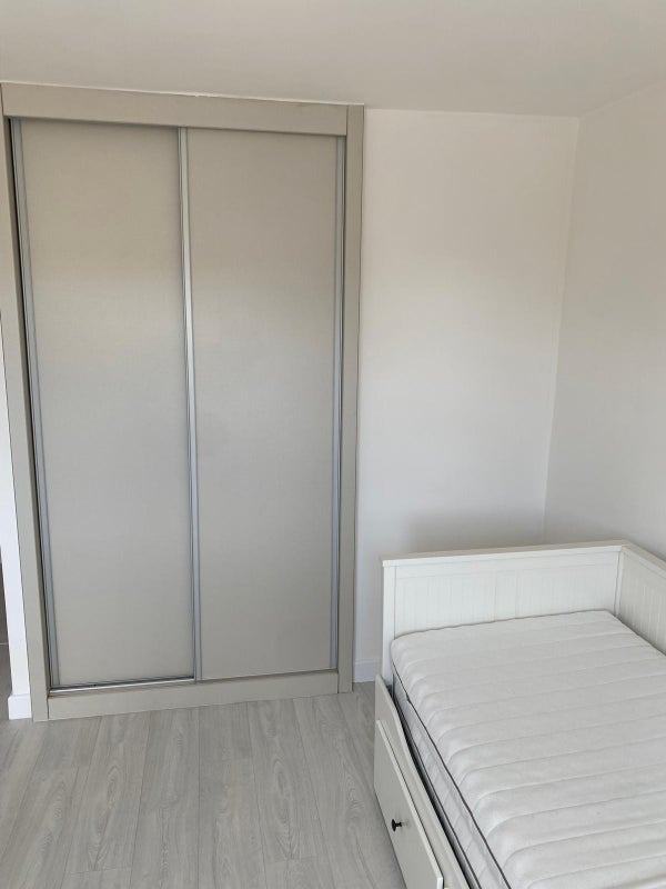 Flat Bledlow Close in Greater London