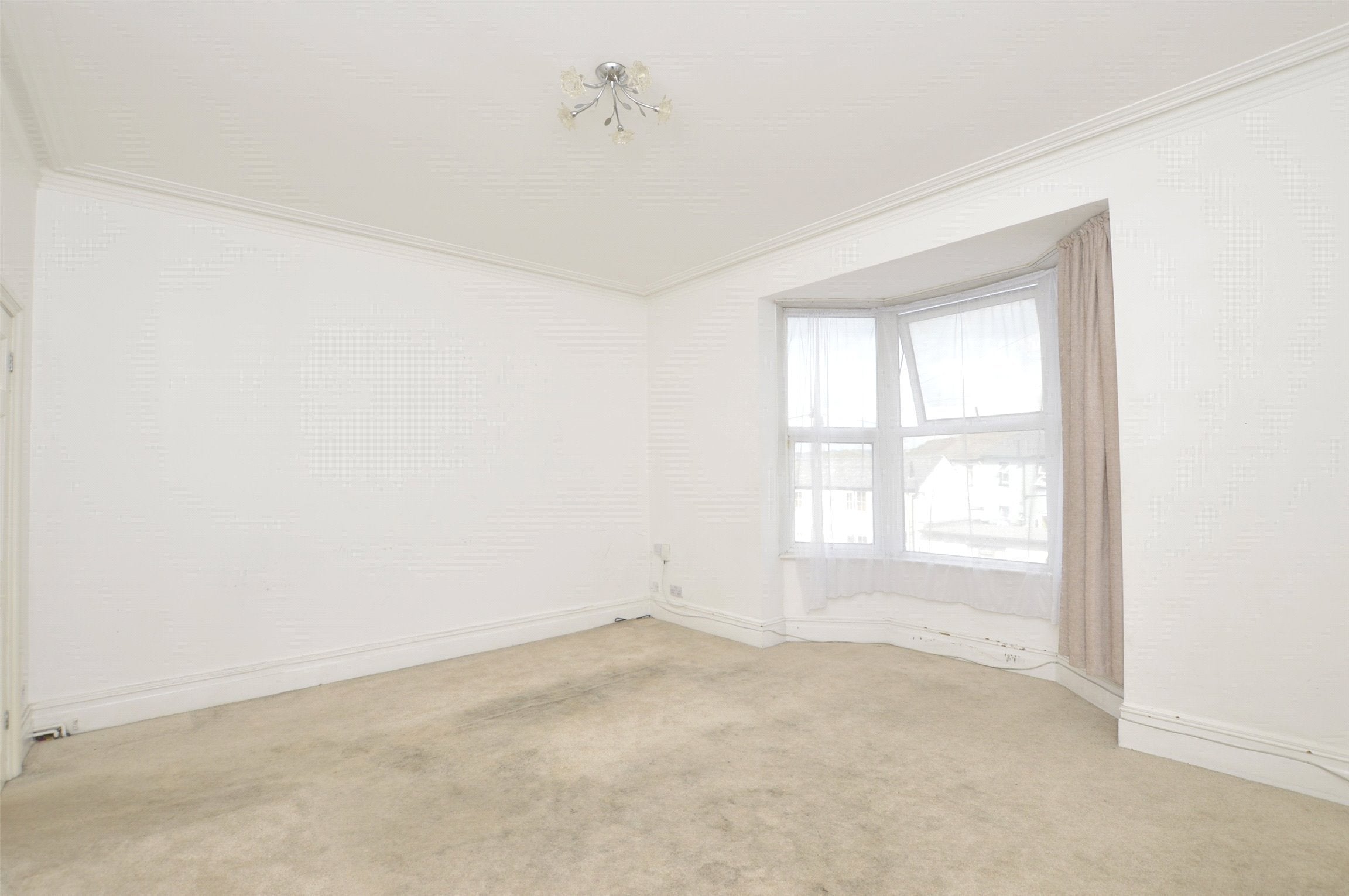 Flat Garlands Road in Reigate and Banstead