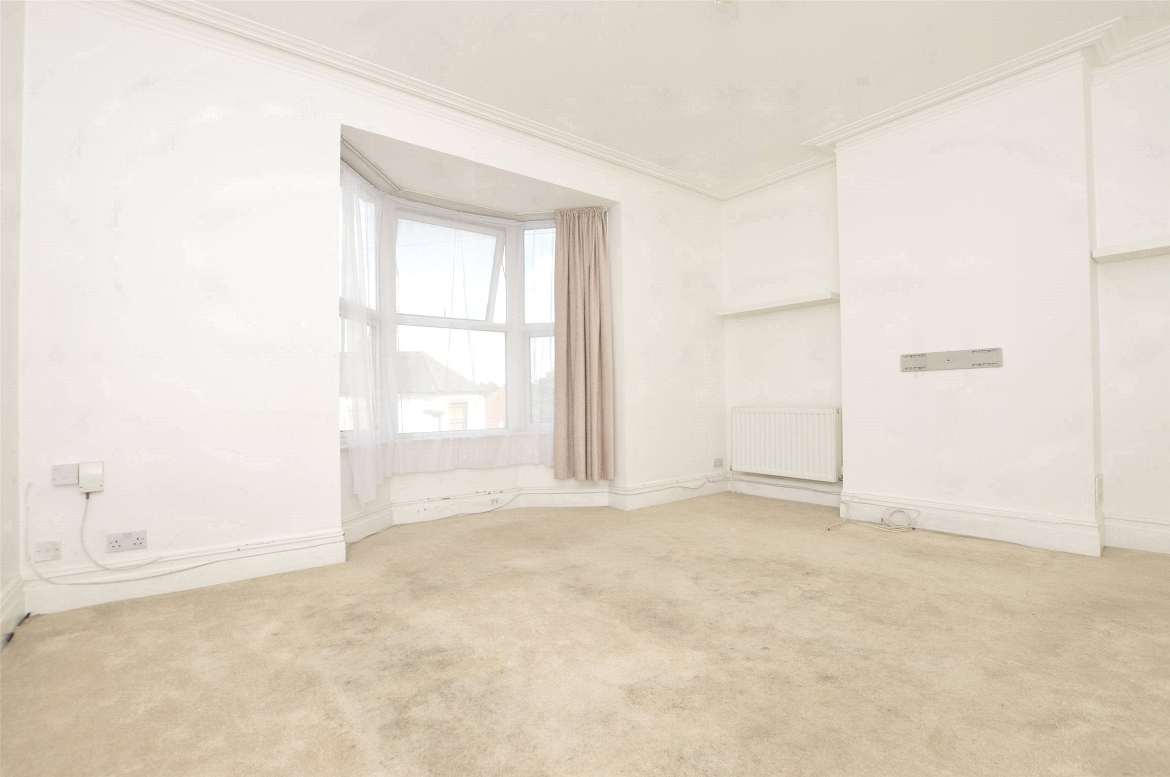 Flat Garlands Road in Reigate and Banstead