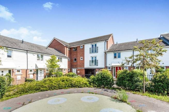 Flat Merryweather Way in Basingstoke and Deane