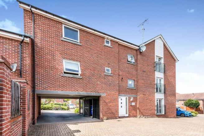 Flat Merryweather Way in Basingstoke and Deane