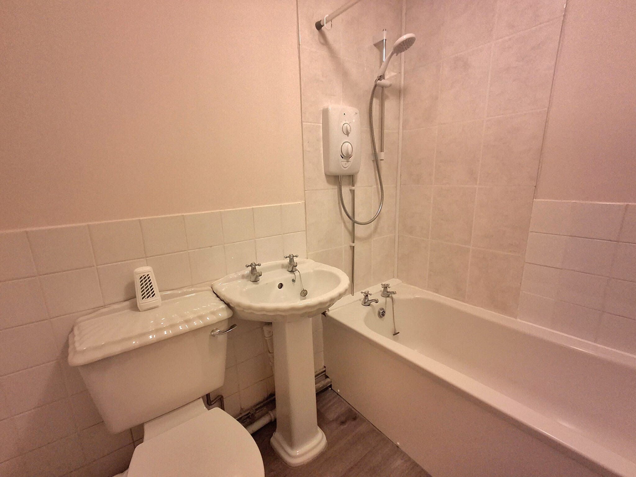 Flat Hazleton Way in Havant