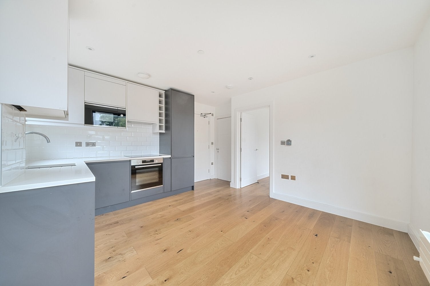 Flat Brookmill Road in Greater London