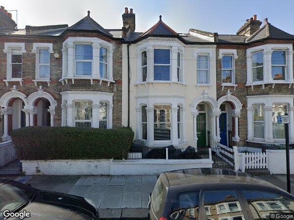 Room Rush Common Mews in Greater London