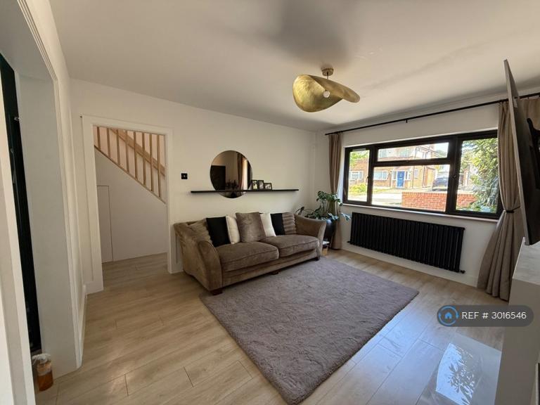 House Bassetts Way in Greater London