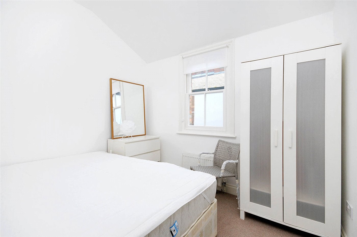 Flat Dunraven Road in Greater London