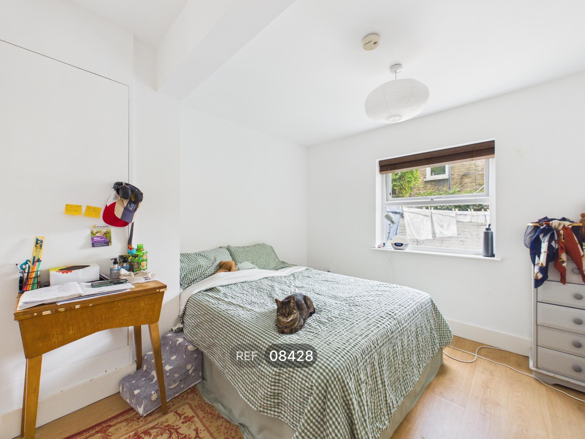 Flat Upper Tulse Hill in Greater London