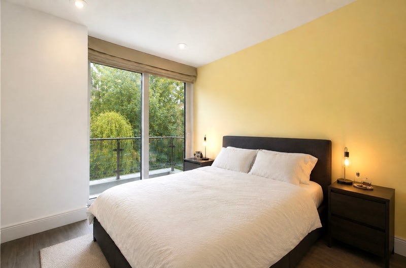 Flat Juniper Drive in Greater London
