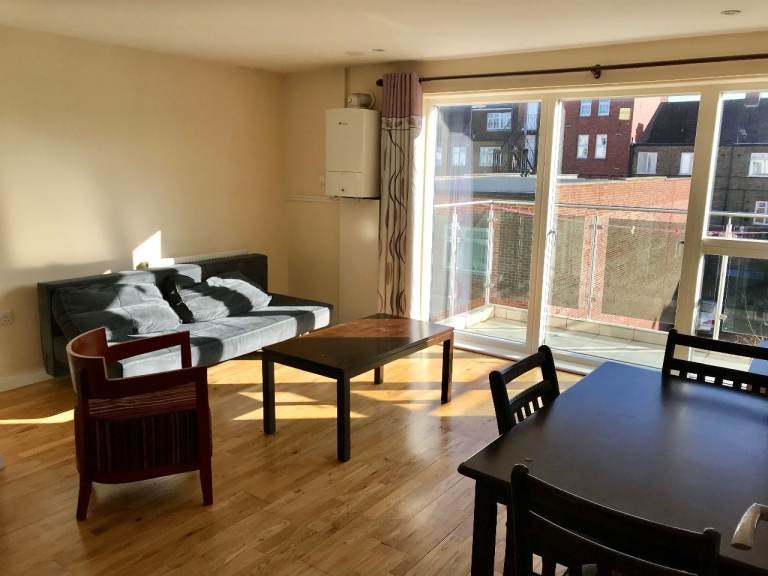 Flat Windsor Close in Greater London