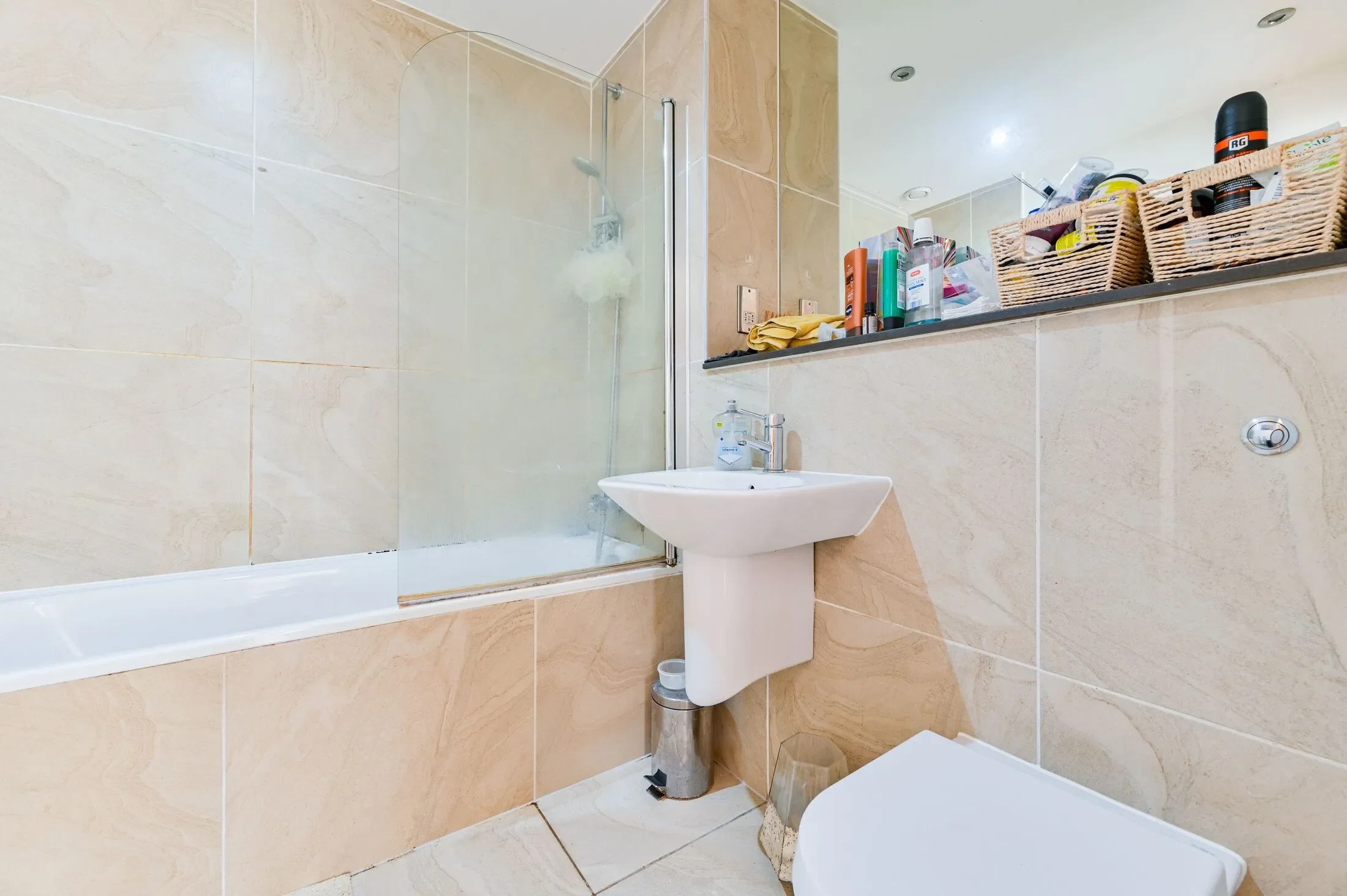 Flat Northolt Road in Greater London