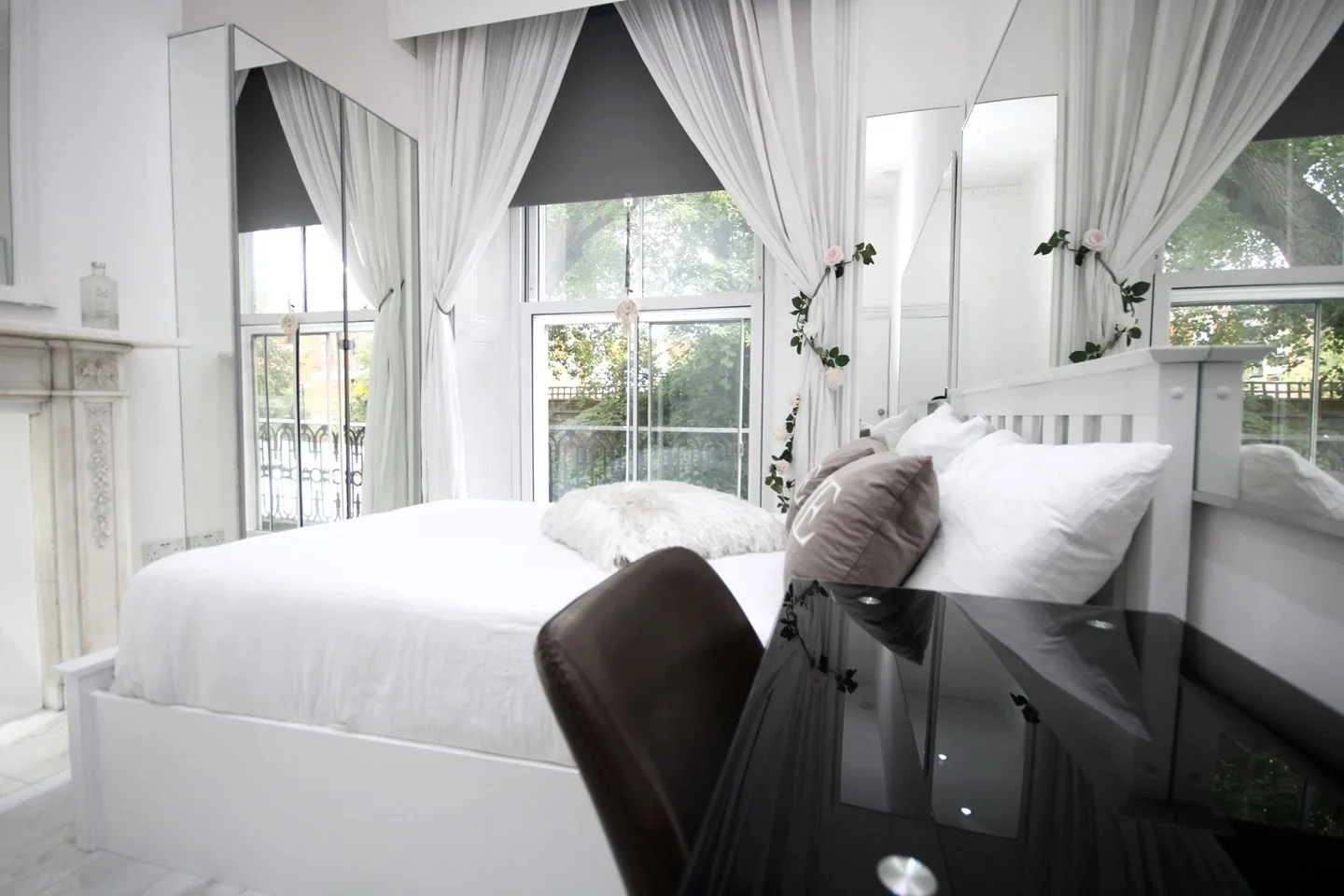 Room Mortimer Crescent in Greater London